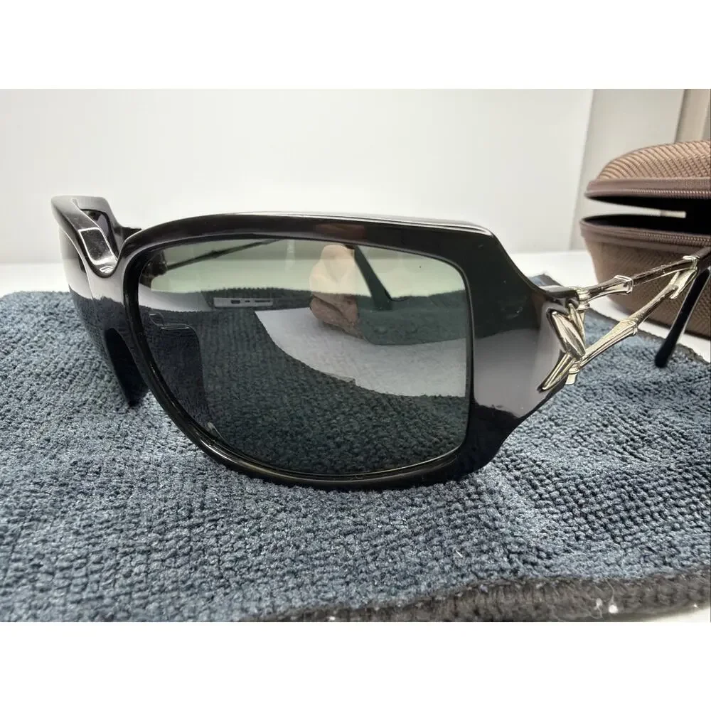 MAUI JIM BAMBOO MJ 104-17 GLOSS BLACK WITH NEUTRAL GRAY POLARIZED SUNGLASSES